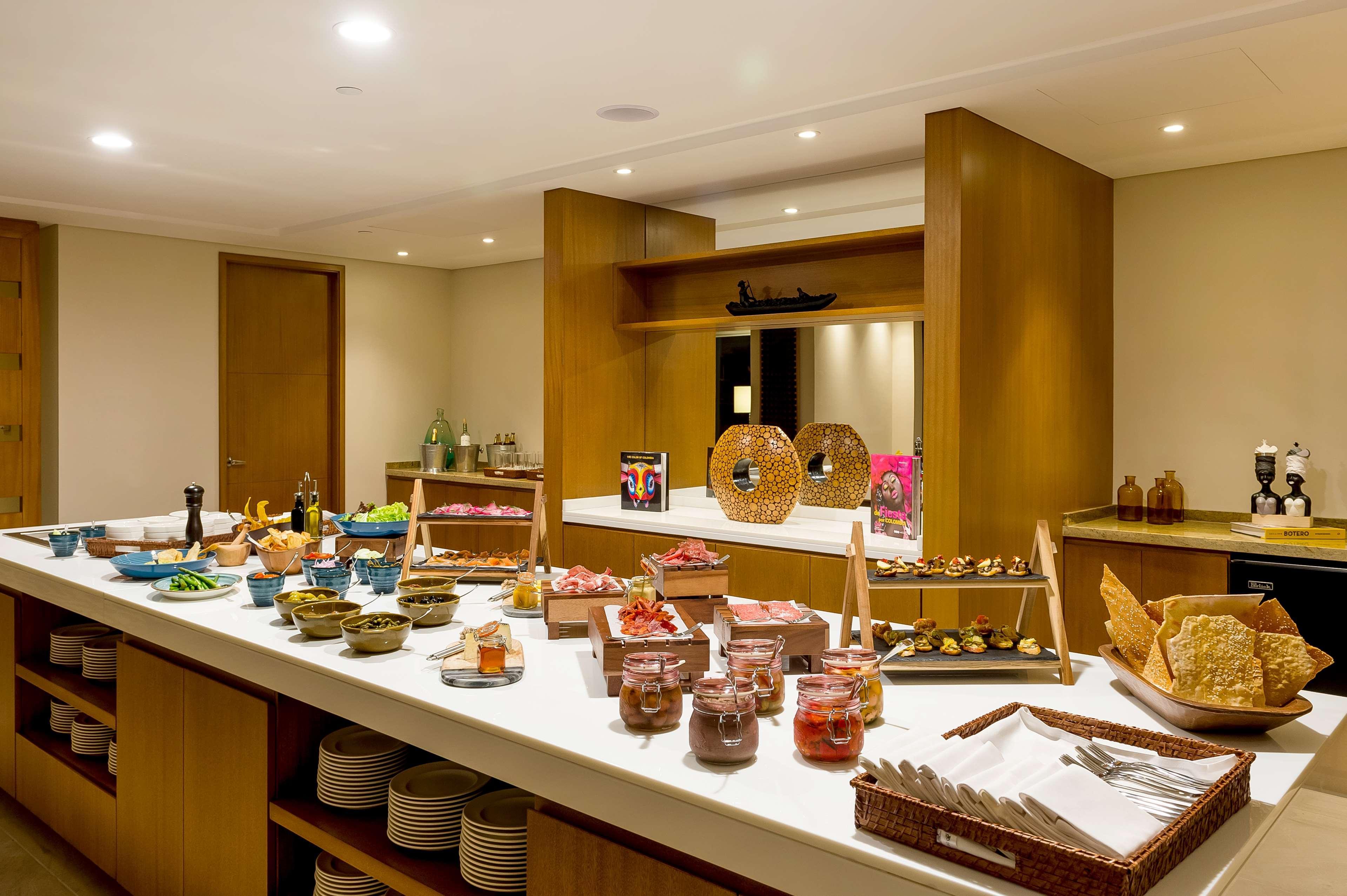 Hyatt Regency Cartagena Hotel Екстериор снимка A buffet at a hotel