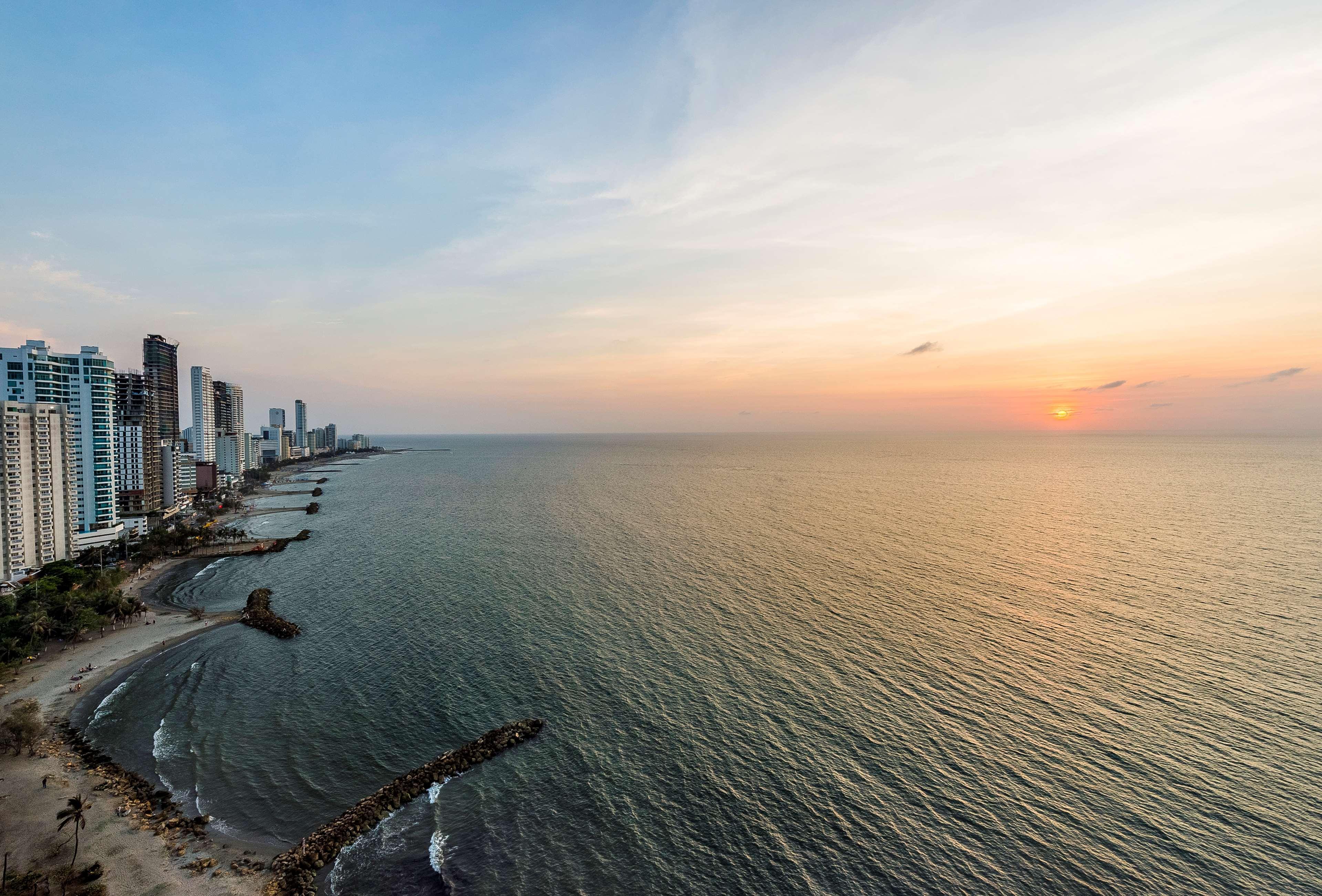 Hyatt Regency Cartagena Hotel Екстериор снимка Sunset at Pattaya Beach